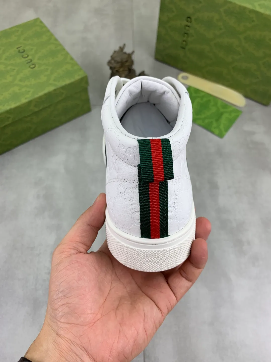 Men's shoes 💰P460 💰[New style]🆘 The latest model from Gucci GUCCI official website 🎁Classic casual fashion high-top men's shoes 👟Hot style 💥The version is simple and elegant, exclusive for trendy men. Unique official website latest brand elements 👑Gucci original decoration, fashionable and generous, original soft calfskin fabric➕Comfortable soft first-layer pigskin lining ✅The official website specifies the wear-resistant casual outsole, the classic model is taken in kind🎬Color: 4️⃣colors available😍Number: 38-44
